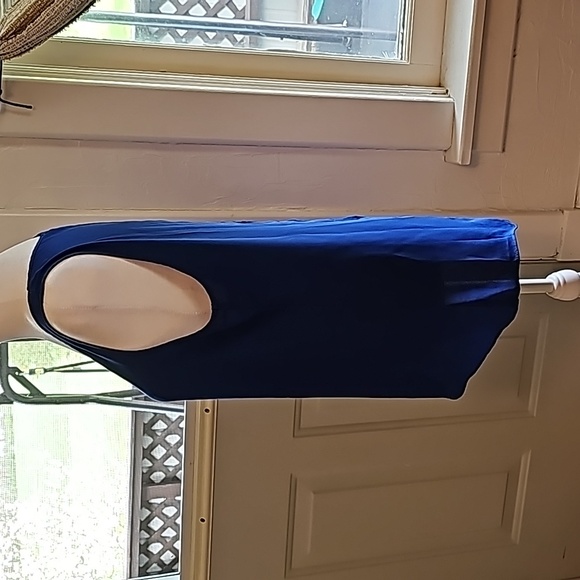 NWOT Express split back tank top.  Size Medium, Beautiful bright blue. - Picture 2 of 4